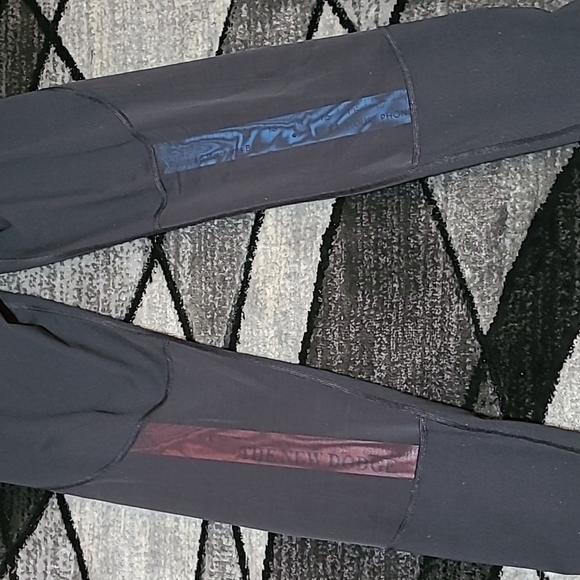 Victoria Sport Knockout Mesh Metallic Silver detail Leggings - Picture 10 of 15